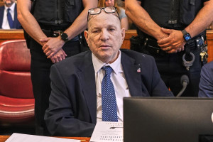 Come&ccedil;am os argumentos no novo julgamento de Weinstein por estupro em Nova York
