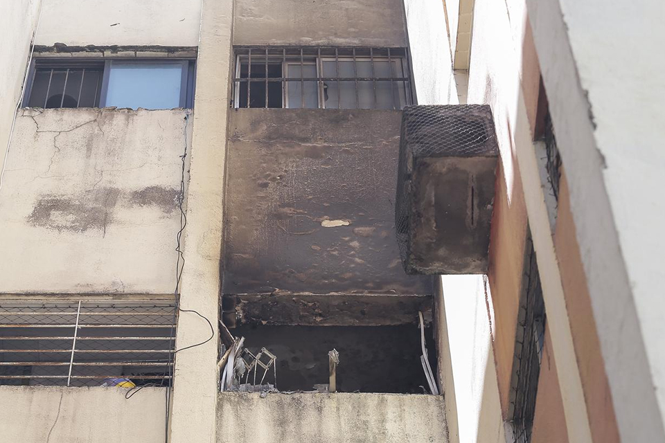 Incêndio em Casa Forte destruiu apartamento do terceiro andar e atingiu um do quarto/RAFAEL VIEIRA/DP