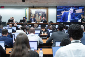 CCJ da C&acirc;mara aprova PEC que acaba com escala 6x1