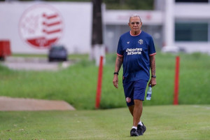 H&eacute;lio dos Anjos, treinador do N&aacute;utico