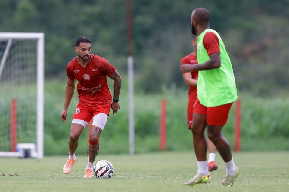 Júnior Todinho em treinamento pelo Náutico/Rafael Vieira/CNC