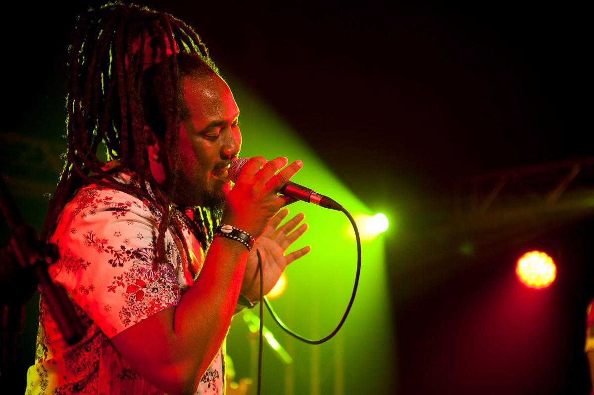 Guitinho de Xambá fazia parte do grupo de coco Bongar e era considerado um líder da resistência cultural negra. O artista faleceu em 2021/Beto Figueiroa/Divulgação