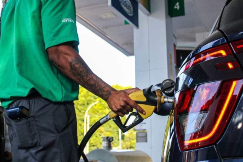 Proposta do aumento no teor de etanol anidro na gasolina de 30% para 32% será discutido em maio/Crédito: Kayo Magalhães/CB/D.A Press