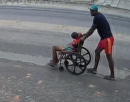 Filho carregou pai na cadeira de rodas por 5 KM etá jogar corpo em terreno,  em Paulista /Reprodução: Polícia Civil 