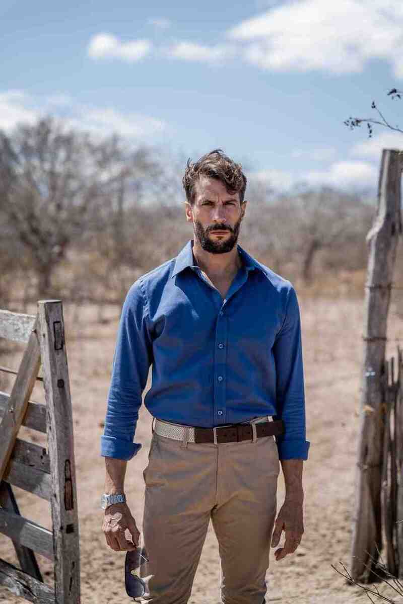 Bruno Belarmino vive Gastão Maleiro, principal antagonista na segunda temporada de "Cangaço Novo" (Foto: Divulgação)