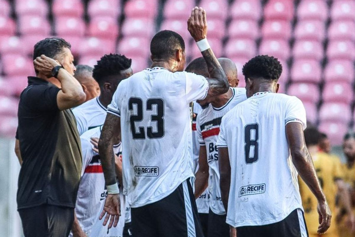 Jogadores do Santa Cruz/Evelyn Victoria / Santa Cruz