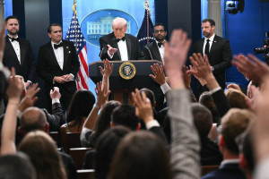 "Ele &eacute; um homem doente", disse Trump sobre o suspeito