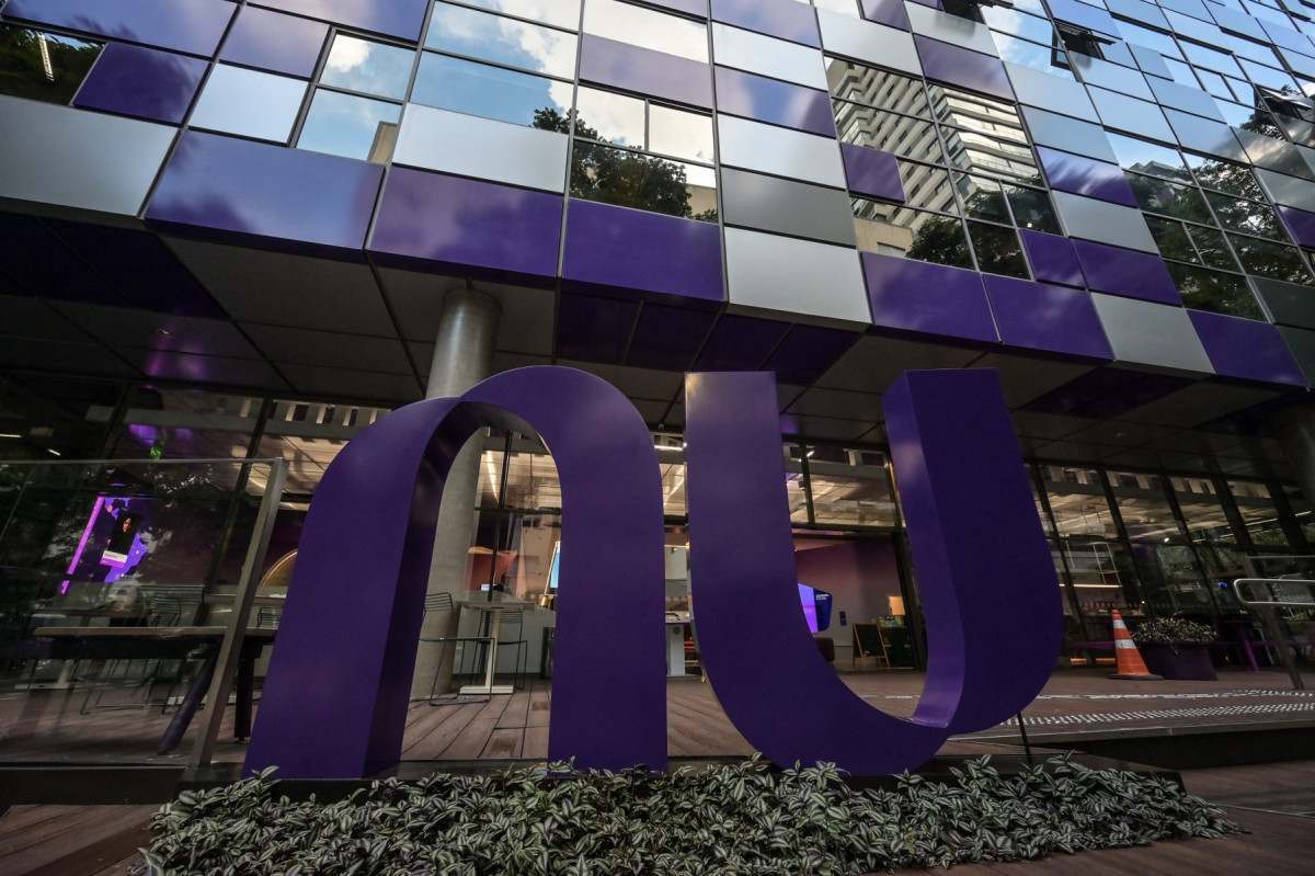 O Nubank encerrou 2025 com receita total de R$ 91 bilhões, crescimento de 45%, em comparação anual/NELSON ALMEIDA/AFP