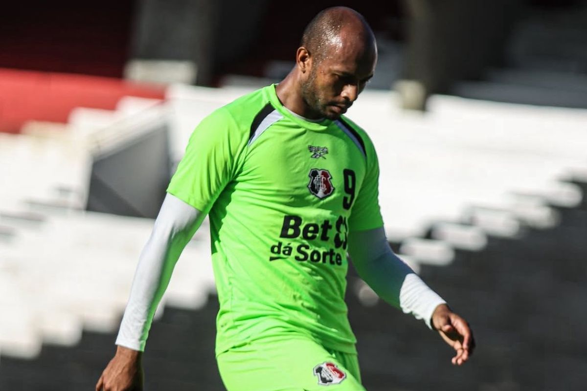 Evelyn Victoria / Santa Cruz