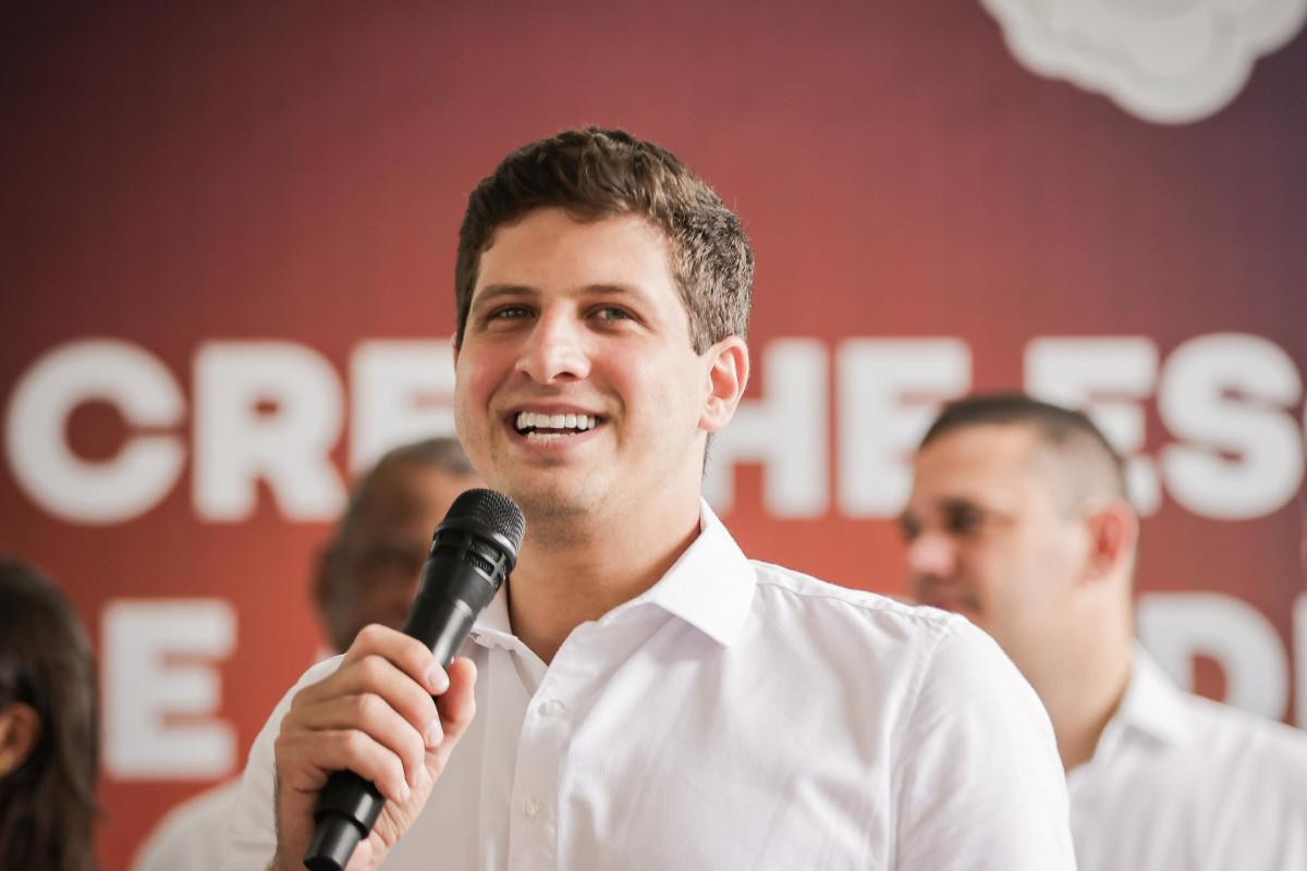 Pré-candidato João Campos segue na liderança das intenções de votos/Edson Holanda/PCR