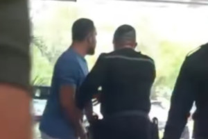 Homem &eacute; preso em flagrante ap&oacute;s tentar filmar adolescente no banheiro do Shopping Guararapes