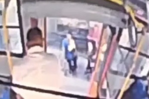 Imagem de ocorr&ecirc;ncia em &ocirc;nibus foi  divulgada pelo Sindicato dos Rodovi&aacute;rios do Grande Recife 