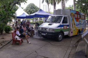Servi&ccedil;o m&oacute;vel atende donos de animais que optaram pela castra&ccedil;&atilde;o de c&atilde;es e gatos  
