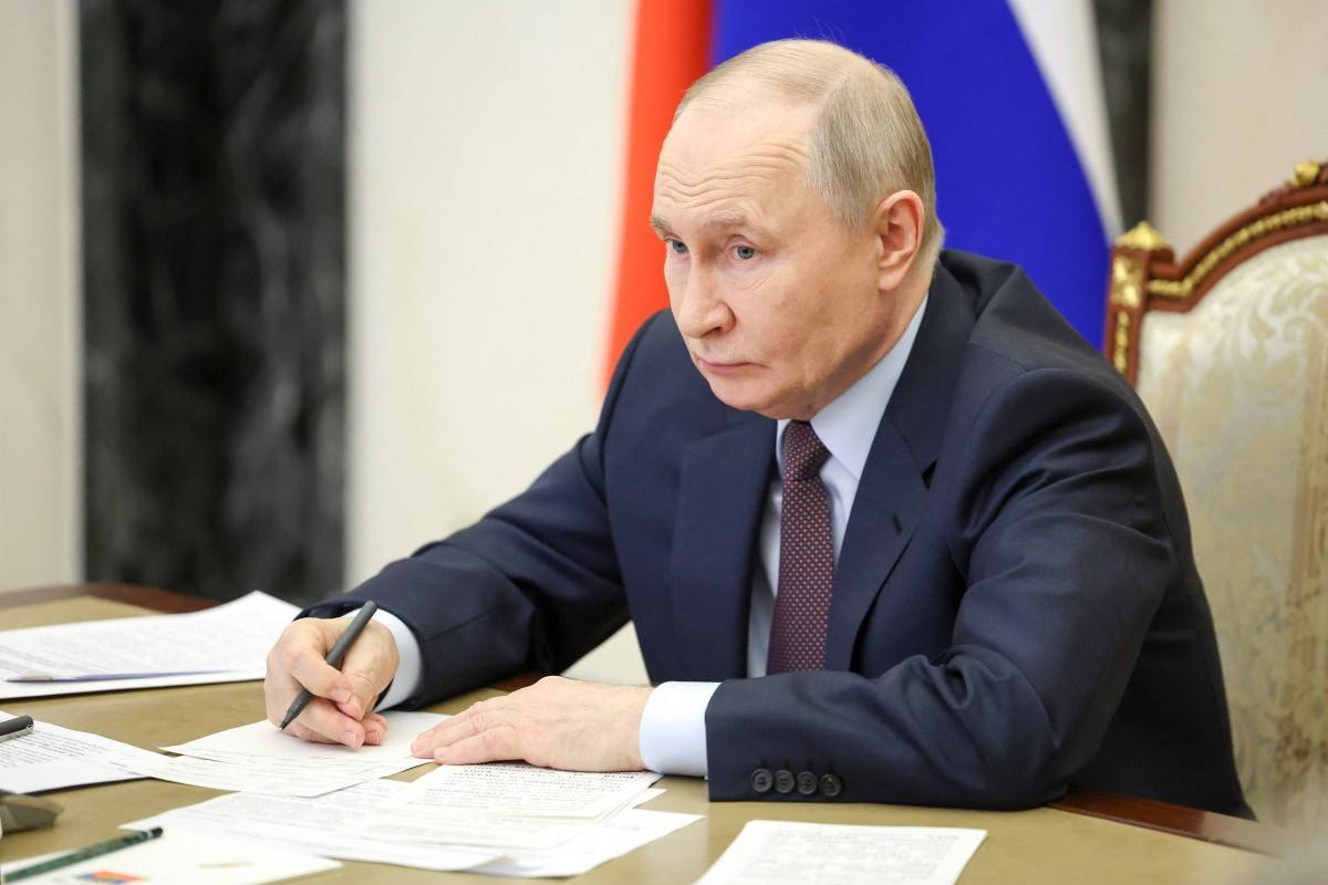 A data é simbólica: é quando os russos celebram o Dia da Vitória, em referência à vitória soviética sobre a Alemanha nazista em 1945/Foto: ALEXANDER KAZAKOV/POOL/AFP