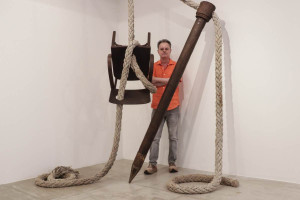 Artista se formou em Geologia e Paleontologia na d&eacute;cada de 1980, no Recife, e incorpora seu conhecimento a suas obras h&aacute; 40 anos