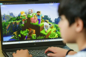 Pais devem ficar atentos aos jogos e sites utilizados pelos filhos
