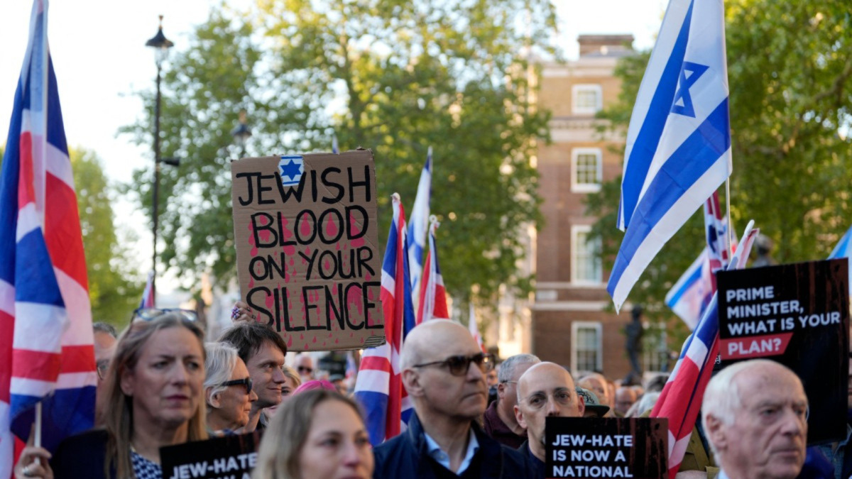 Protesto contra o antissemitismo em Londres (30/04/26)./AFP