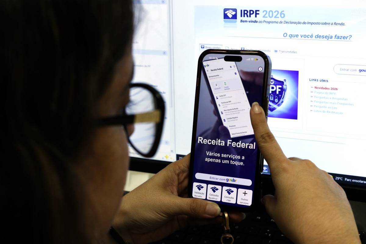 
No Brasil, até 29 de abril, foram enviadas 17.456.606 declarações, sendo 60% pré-preenchidas, 55,4% simplificadas e média de idade de 46 anos/Foto: Bruno Peres/Agência Brasil
