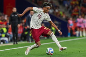 Lamine Yamal em a&ccedil;&atilde;o pela sele&ccedil;&atilde;o espanhola