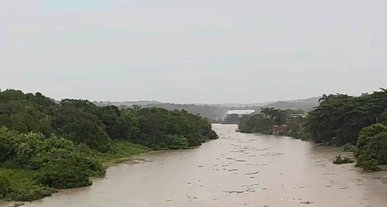 Rio Capibaribe, em São Lourenço da Mata/Reprodução de vídeo/@tuviuslmpe via Instagram