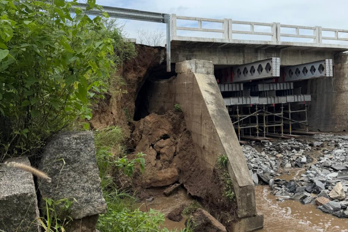 Comprometimento estrutural grave na ponte próximo a Caruaru/Foto: Divulgação/DER