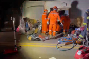 Acidente com &ocirc;nibus em Salo&aacute; deixou 17 mortos em 2025