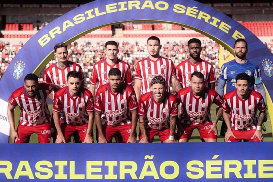Equipe do Náutico em partida pela Série B/Vinicius Silva / CNC