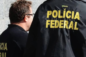 Agentes da PF em opera&ccedil;&atilde;o