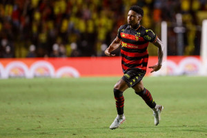 Felipinho, lateral-esquerdo do Sport