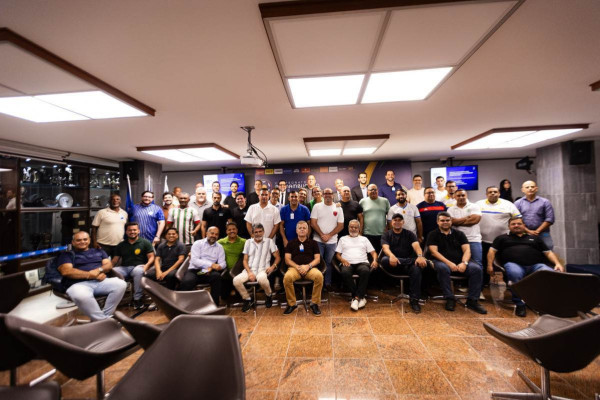 FPF reúne 30 clubes e apresenta proposta para o Campeonato Pernambucano 2027
