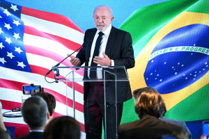Lula em coletiva de imprensa ap&oacute;s reuni&atilde;o com Trump nos EUA