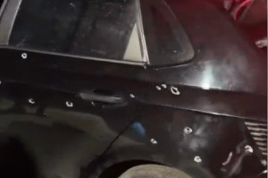 Troca de tiros com a pol&iacute;cia durante persegui&ccedil;&atilde;o deixa tr&ecirc;s suspeitos baleados na PE-15, em Olinda