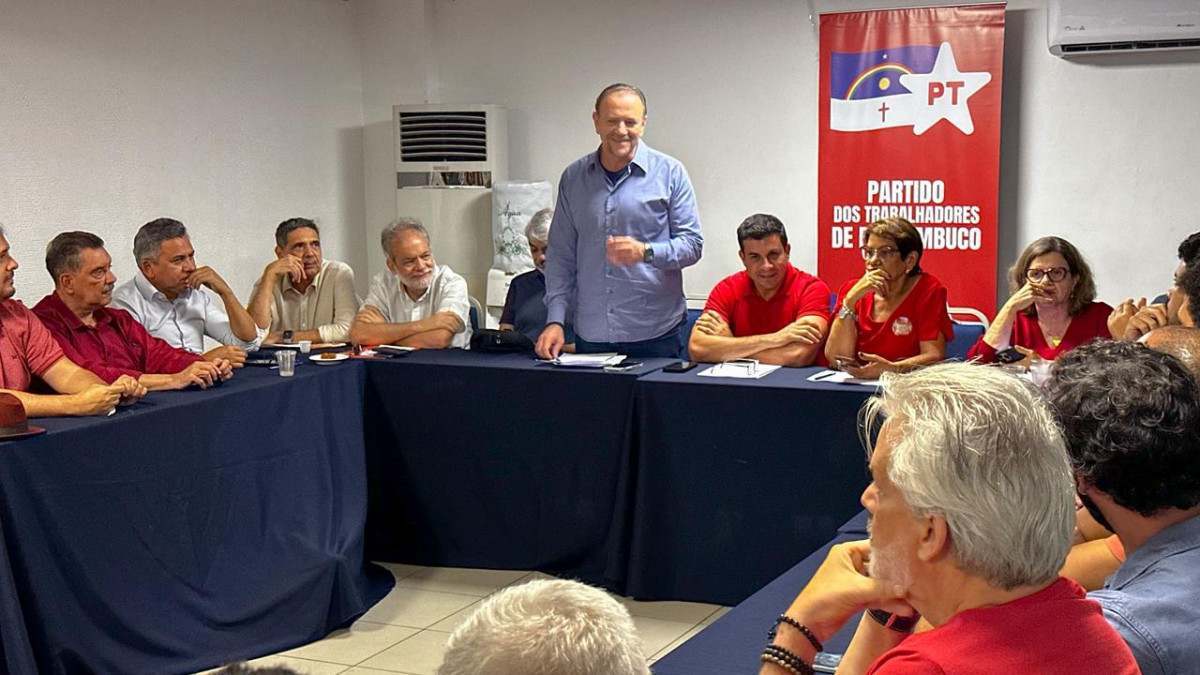 O presidente nacional do PT, Edinho Silva, participou de plenária com a militância do partido/Foto: Henrique Lima/PT Pernambuco