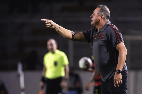 Márcio Goiano analisa dificuldades e exalta 'maturidade' em vitória do Sport contra Ponte Preta