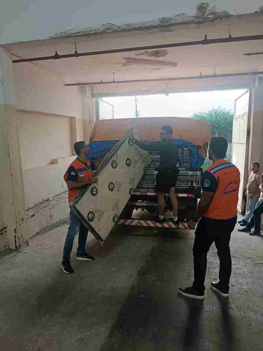 Famílias receberam colchões e lençóis após registro de fortes chuvas em Tamandaré/Foto: Divulgação
