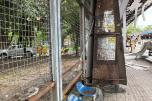 Degradadas ou sem sinaliza&ccedil;&atilde;o, as paradas de &ocirc;nibus do Grande Recife s&atilde;o alvos de cr&iacute;tica dos usu&aacute;rios