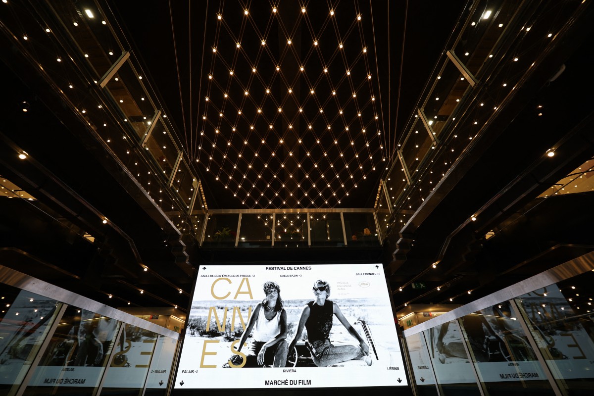 O Palais des Festivals, na Riviera Francesa, já se prepara para receber o Festival de Cannes, cujo cartaz de 2026 homenageia o filme 