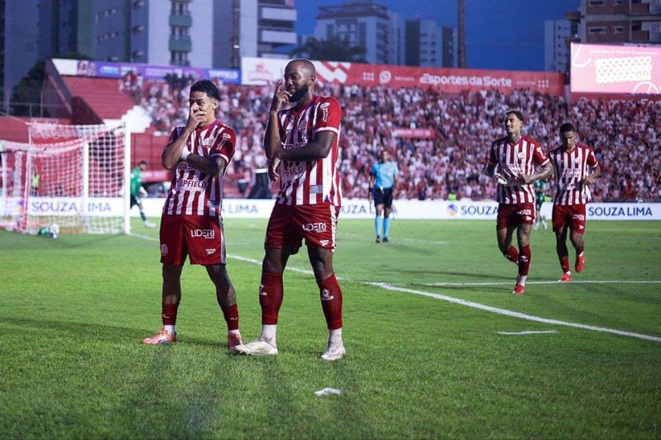Equipe do Náutico em comemoração de gol contra o América-MG/Rafael Vieira / CNC