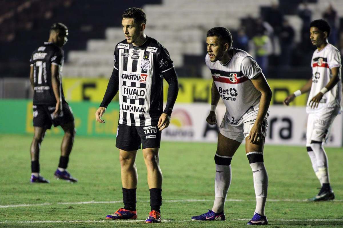 Pedro Favela, volante do Santa Cruz/Rogério Rueda/Inter de Limeira