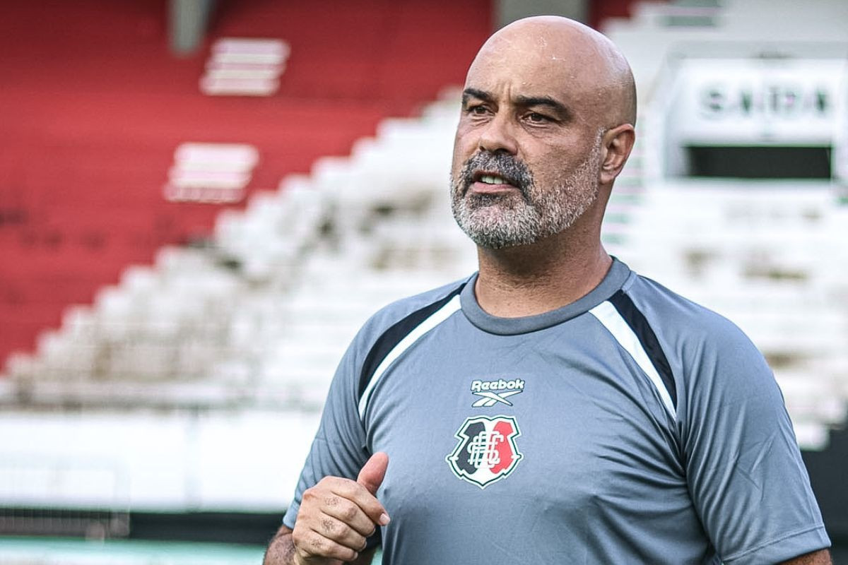 Cristian de Souza, técnico do Santa Cruz /Evelyn Victoria / Santa Cruz