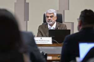 Humberto v&ecirc; avan&ccedil;os na decis&atilde;o do TCU, mas ressalta continuidade de mobiliza&ccedil;&atilde;o pela Transnordestina