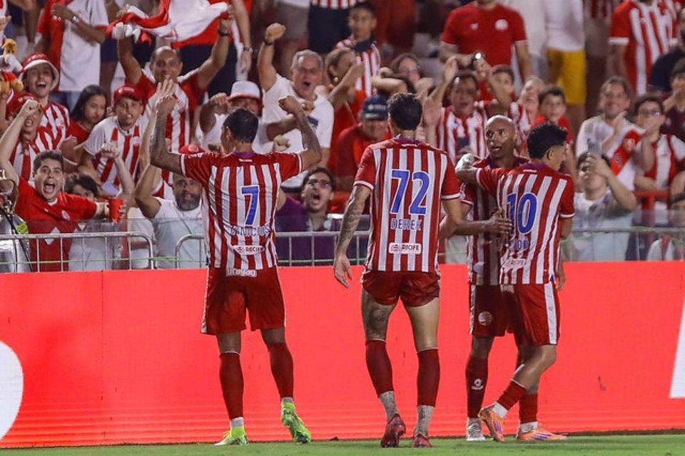 Jogadores do Náutico em comemoração de gol nos Aflitos/Rafael Vieira / CNC