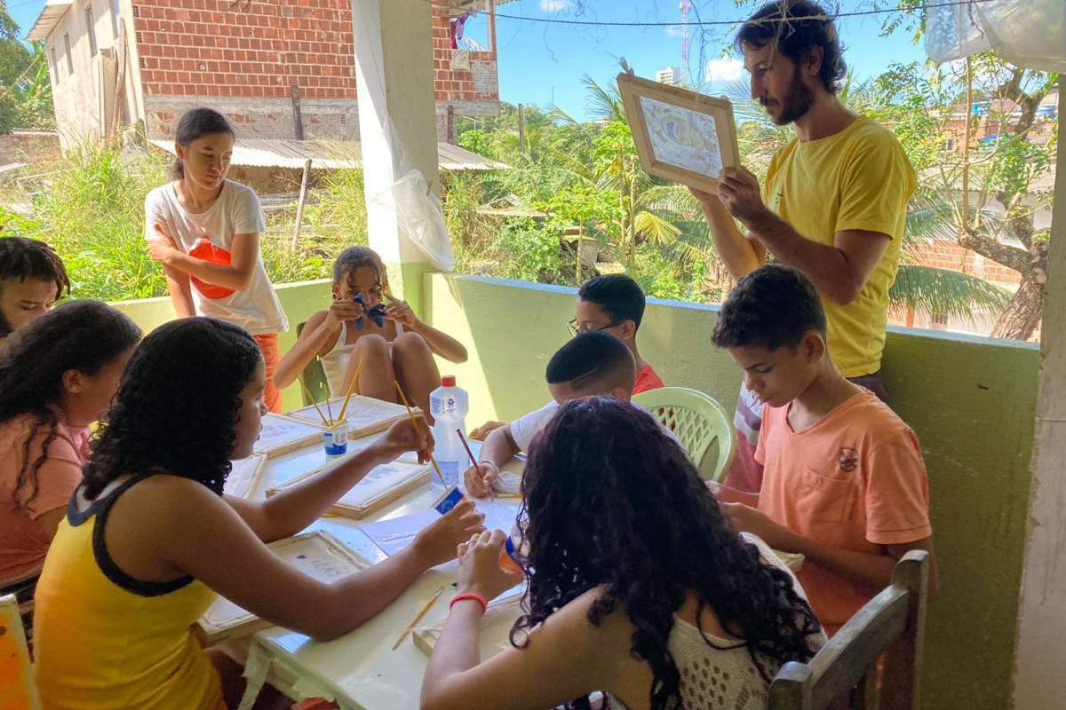 De forma fixa, a Associação GRIS Espaço Solidário atende 59 famílias da Comunidade Vila Arraes
 (Foto: Divulgação / Associação GRIS Espaço Solidário )