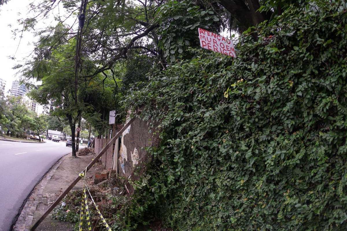 O casarão da família Lundgren Harley é classificado pela Prefeitura do Recife como Imóvel de Preservação de Área Verde (IPAV)./Foto: Rafael Vieira / DP Foto