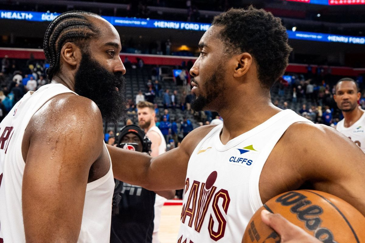 James Harden e Donovan Mitchell, jogadores do Cavs/Divulgação/Cavs