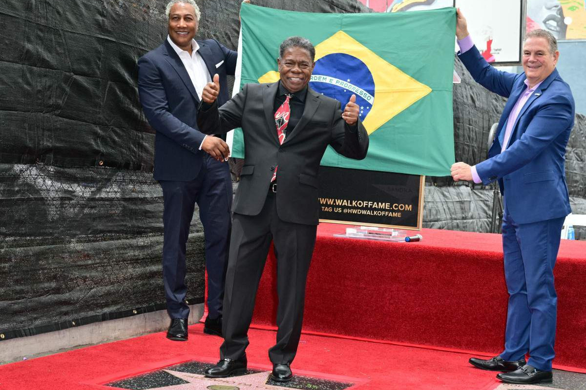 O percussionista Paulinho da Costa ganhou a estrela na Calçada da Fama pelo trabalho com artistas como Michael Jackson e Stevie Wonder/FREDERIC J. BROWN / AFP
