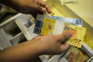 Valor do rendimento m&eacute;dio no Distrito Federal &eacute; exatamente tr&ecirc;s vezes o do Maranh&atilde;o, de R$ 2.240