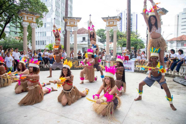 Ato contou com apresentações artísticas