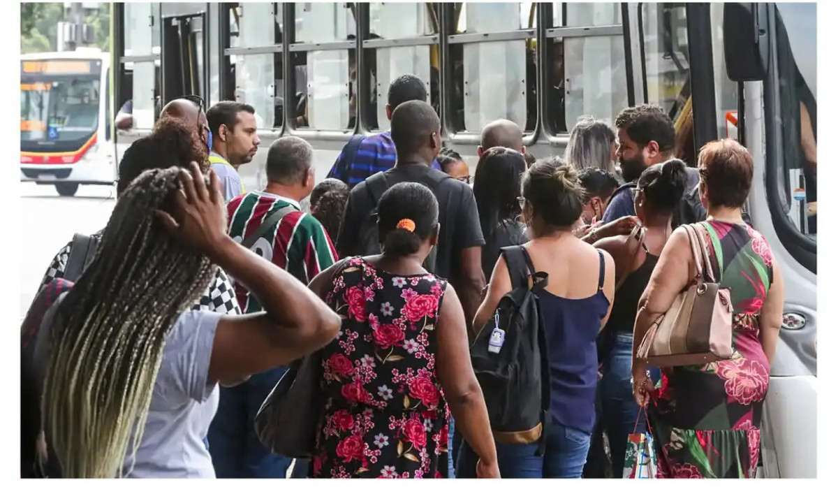 Percentual de pessoas desempregadas em Pernambuco (9,2%) está acima do índice nacional (6,1%)/Tânia Rego/Agência Brasil
