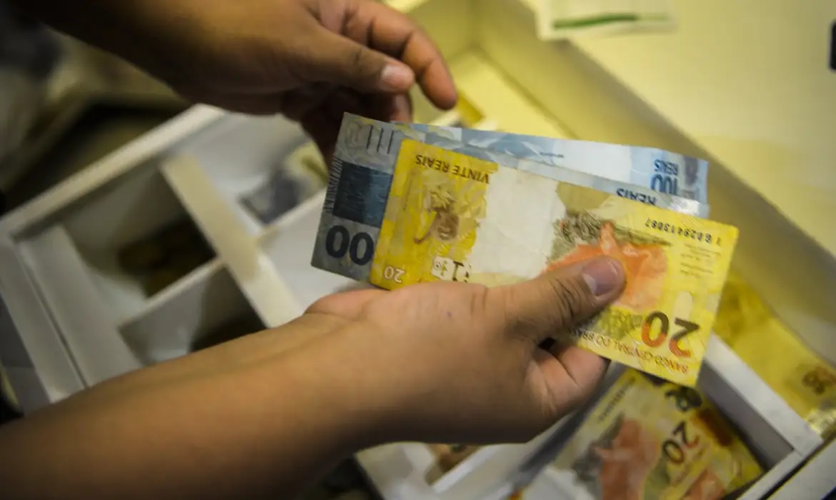 Valor do rendimento médio no Distrito Federal é exatamente três vezes o do Maranhão, de R$ 2.240/Marcello Casal JrAgência Brasil